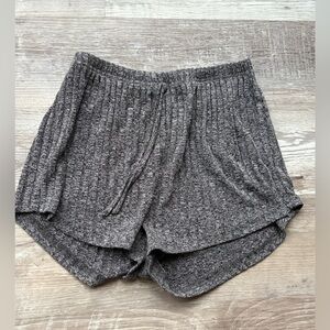 Grey ribbed shorts with drawstring waist